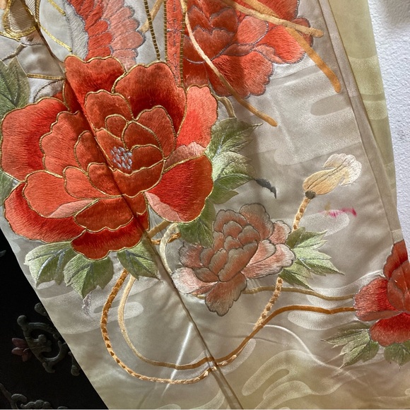 Vintage Embroidered Silk Kimono Robe - Picture 11 of 13